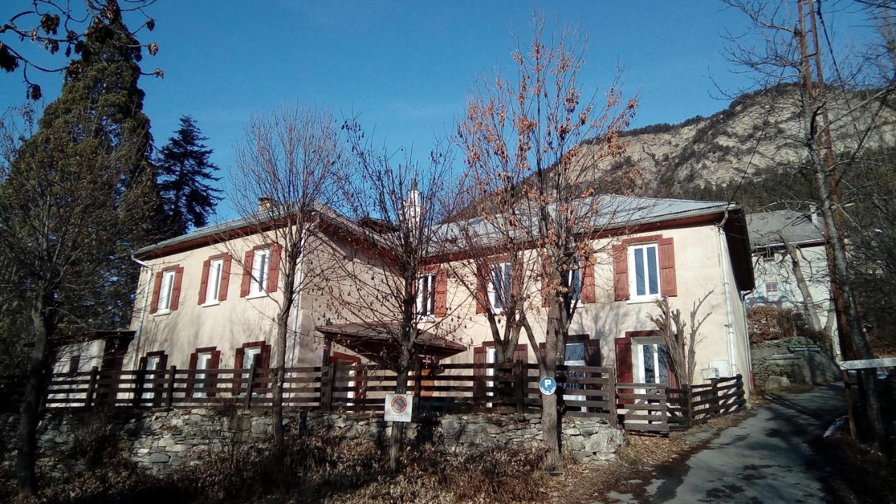 Maison Familiale Des Gueyniers Jausiers Exterior foto