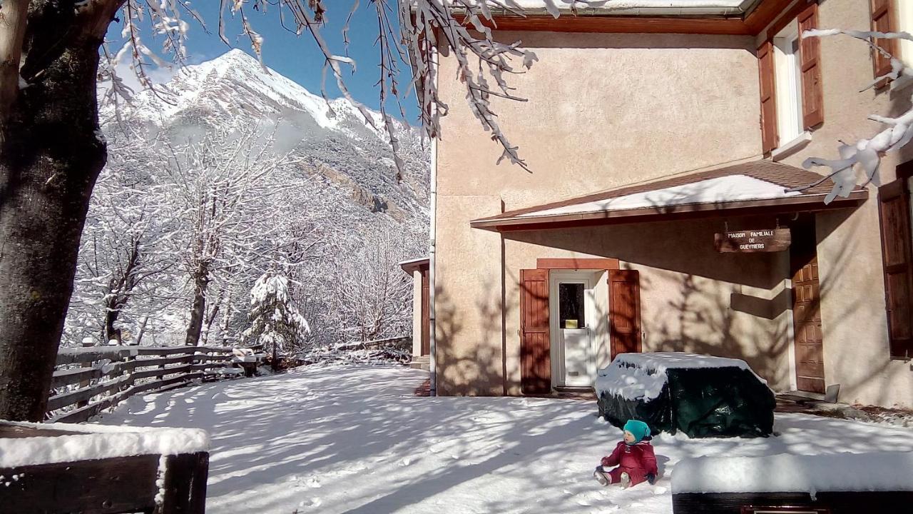 Maison Familiale Des Gueyniers Jausiers Exterior foto