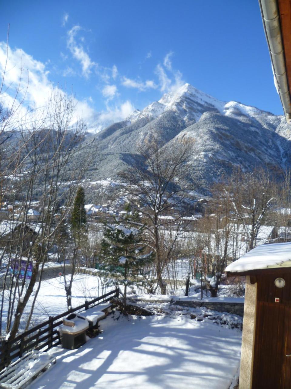 Maison Familiale Des Gueyniers Jausiers Exterior foto